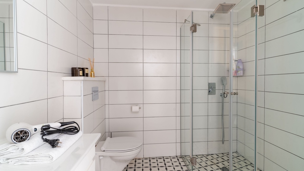 Photo of Bathroom in Kerem HaTeimanim