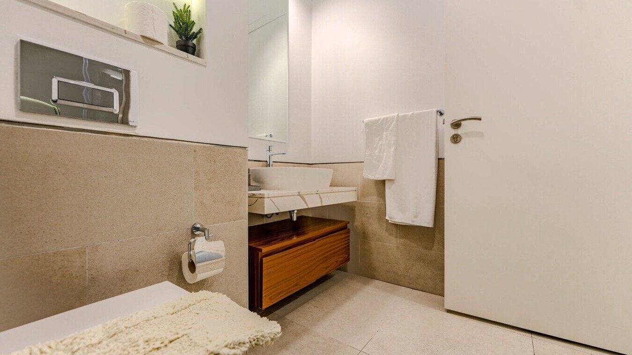 Photo of Bathroom in Umm Suqeim 3