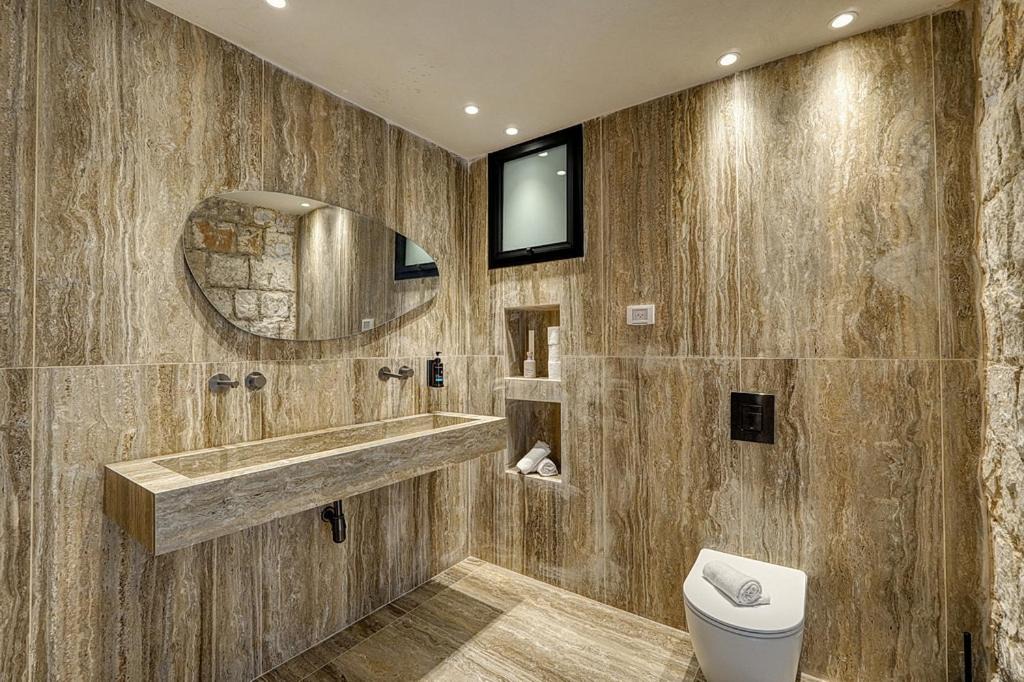 Photo of Bathroom in Artists Colony