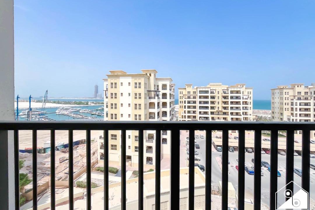 Photo of Patio Balcony in Al Hamra Village