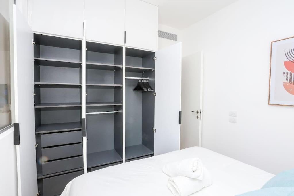 Photo of Bedroom in Tel Aviv Promenade