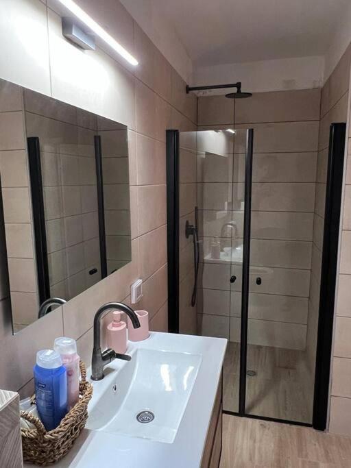 Photo of Bathroom in Safed