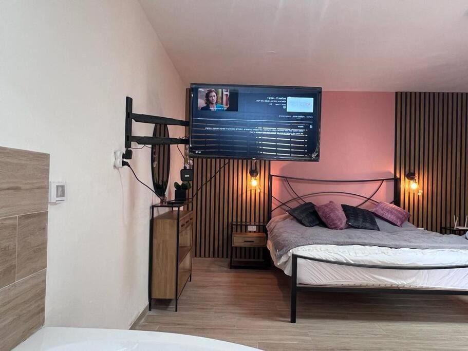 Photo of Bedroom in Safed