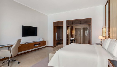 Superior Room, 1 King Bed, Sea View