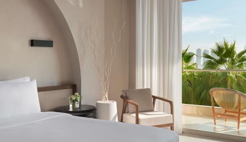 Deluxe Room, 1 King Bed