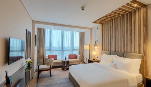 Deluxe Room, 1 King Bed, City View