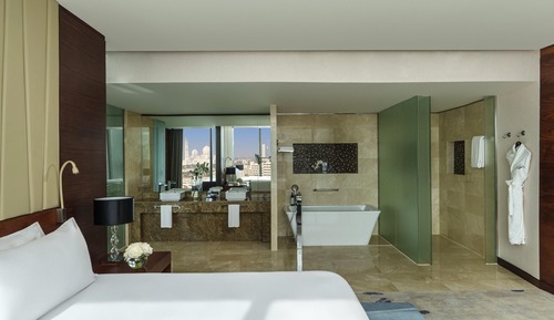 Fairmont Gold Premium Suite