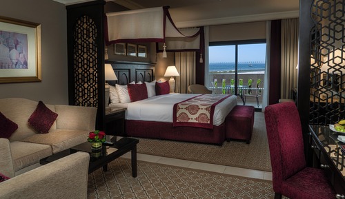 Junior Suite, 1 Queen Bed, Pool View (Al Dana)