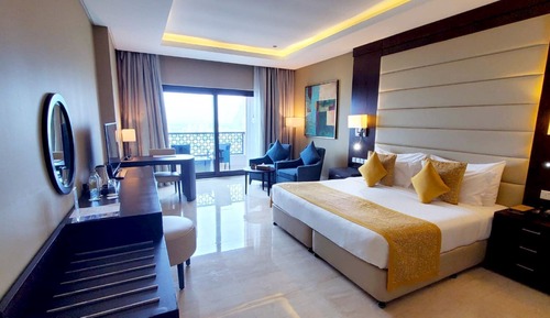 Deluxe Double Room, 1 King Bed, Sea View
