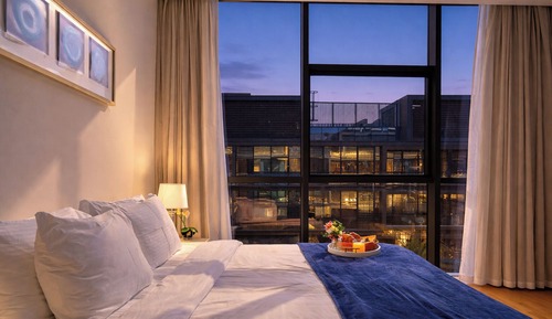 Luxury Apartment, Pool View