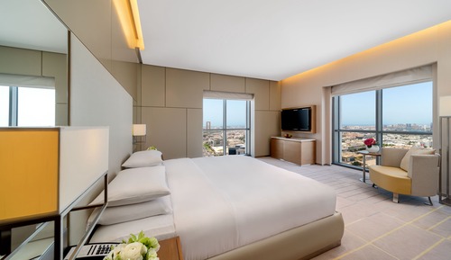 Prince Suite with club access -50% on Grand Hyatt Water Park and -20% discount on F&B till August 26