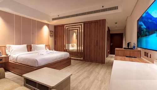 Deluxe Double Room, City View