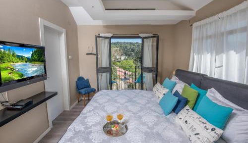 Suite with Hot Tub