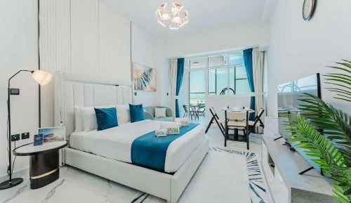 Studio Apartment with Balcony