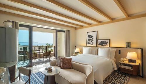 Deluxe Ocean Room