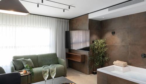 Suite with Spa Bath