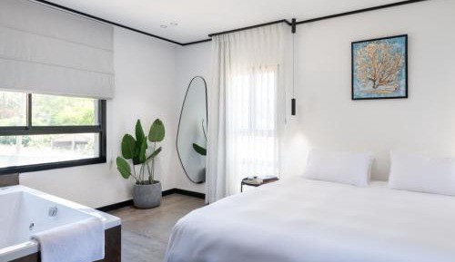 Suite with Spa Bath