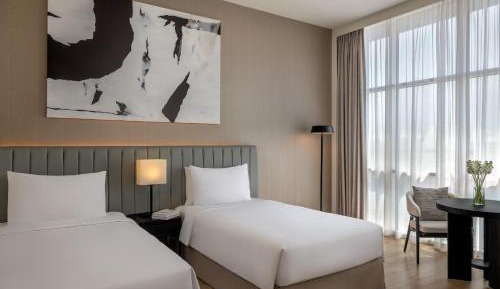 Deluxe Twin Room with Plaza View - Theme Park Access