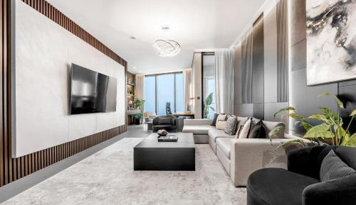 Four-Bedroom Luxury Apartment