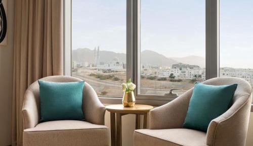 Deluxe King Room with Mountain View
