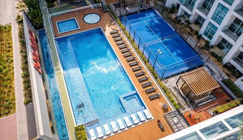 One-Bedroom Apartment with Balcony