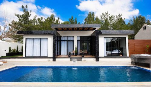 Suite with Private Pool