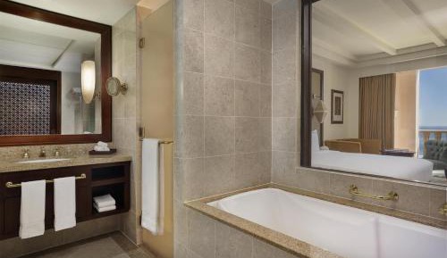 Premier King Room with Panoramic Sea View