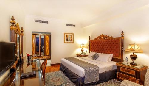 Premium One-Bedroom Suite with 25% off F&B,