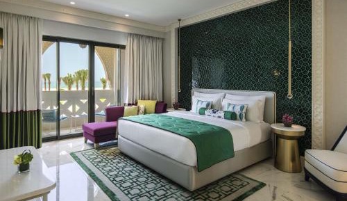 One-Bedroom Family Suite with Pool Access