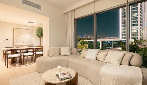 Four-Bedroom Apartment with Pool View