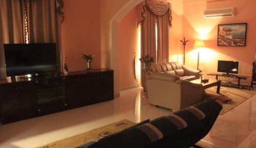 King Studio with Sofa Bed