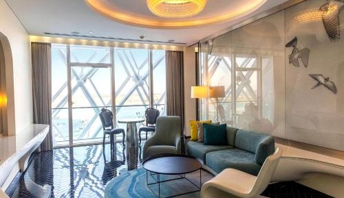 Connecting Mega, 2 Bedroom 2 room Suite, Balcony