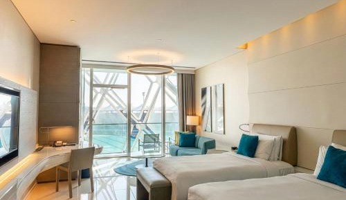 Superior, Guest room, 2 Twin/Single Bed(s), Balcony with Complimentary Yas Beach Access