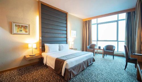 Executive Suite - Lagoon View - 20% off Food & Beverages, Late Check-out until 4pm + Early Check-in from 8am , 50% Off on Spa Services, 50% Off Laundry Services