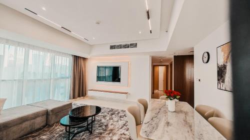 One-Bedroom Apartment with City View
