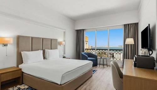 Deluxe Room with Pool or Sea View
