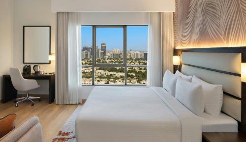 Deluxe King Room - Pool View