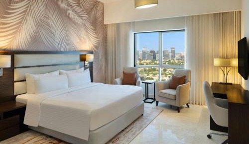 Studio Apartment with King Bed and Golf View
