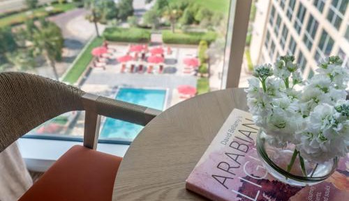 Family Queen Suite with Pool View - Theme Park Access