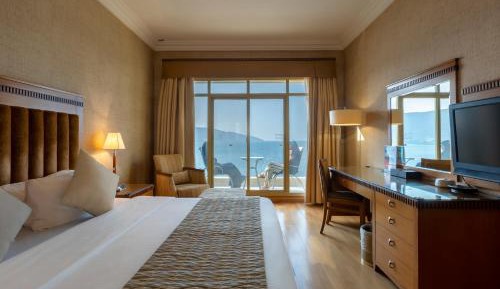 Deluxe Suite with Sea View