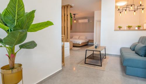 Studio with Spa Bath