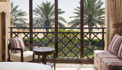 Deluxe King Room with Desert View
