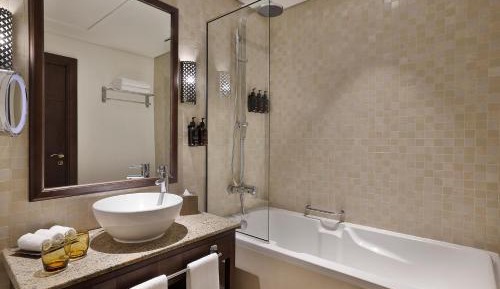Deluxe King Room with Resort view
