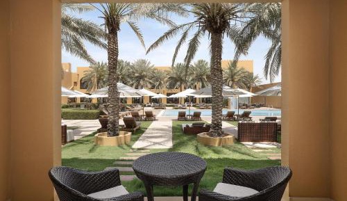 Deluxe King Room with Resort Access