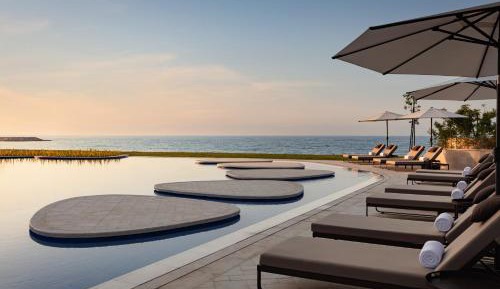 Coral Duplex One-Bedroom King Suite with Balcony and Sea View