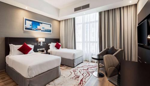 Explorer Twin Room Smoking | Dubai with Free Shuttle