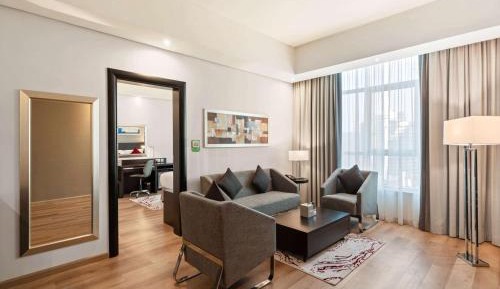 Executive Queen Suite - Non-Smoking