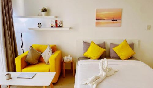 Studio Apartment with Balcony