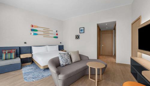 King Family Breeze Room with Sea View