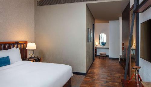 One-Bedroom Executive King Suite with View
